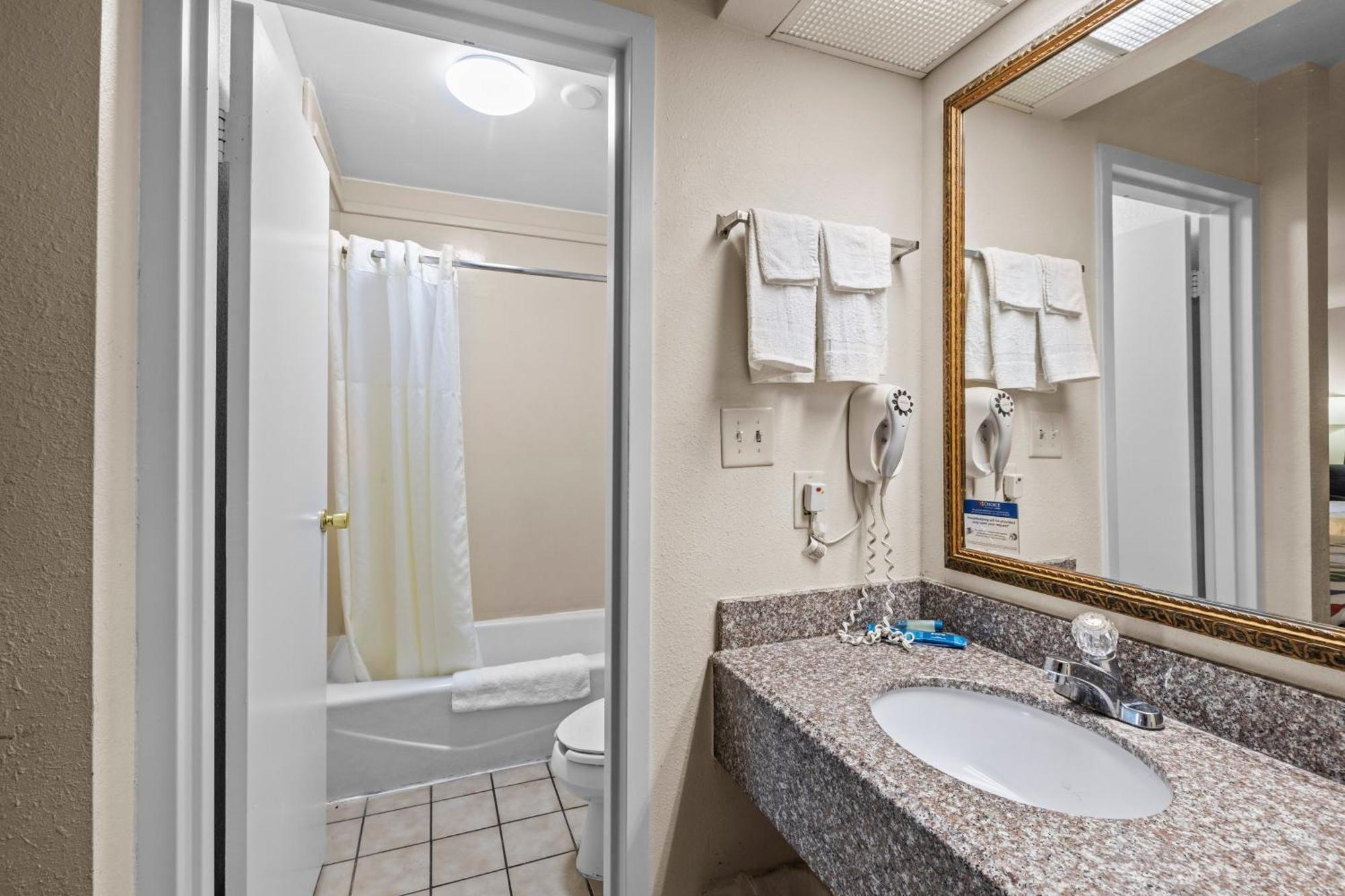 Garnet Inn & Suites, Morehead City Near Atlantic Beach Quarto foto